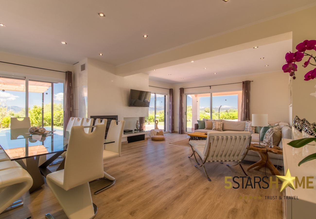 6 DSZ, 6 Bäder en suite, 1 Extrabadezimmer, Klimaanlage, gratis Wifi, Musikanlage, Garten,Pool, Grill und Relax-Zonen