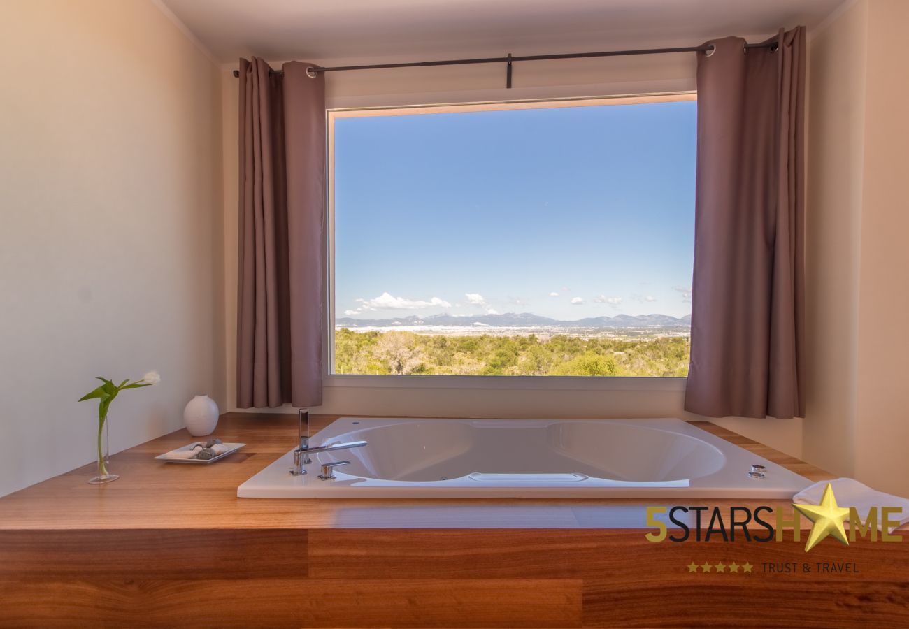 6 DSZ, 6 Bäder en suite, 1 Extrabadezimmer, Klimaanlage, gratis Wifi, Musikanlage, Garten,Pool, Grill und Relax-Zonen