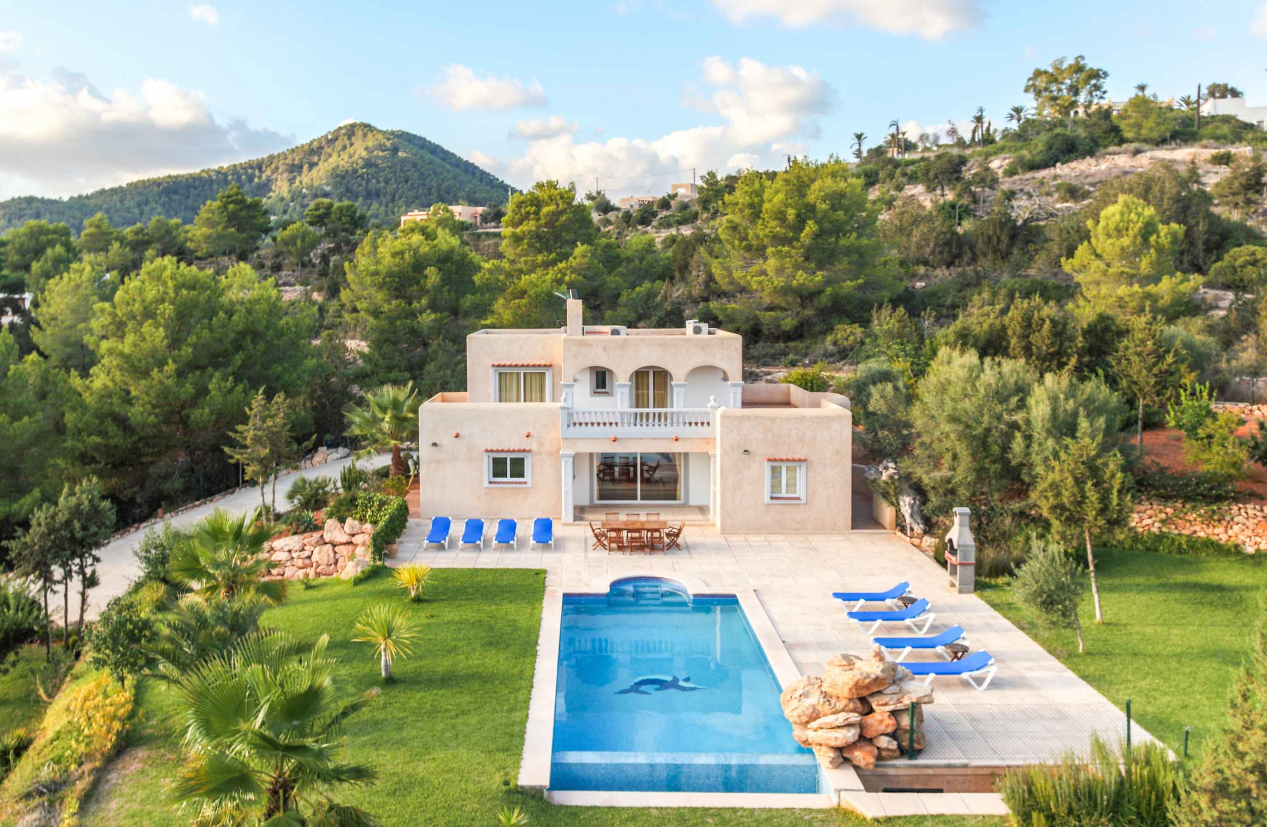 Vistas de Villa Coqueta con su entorno de Ibiza