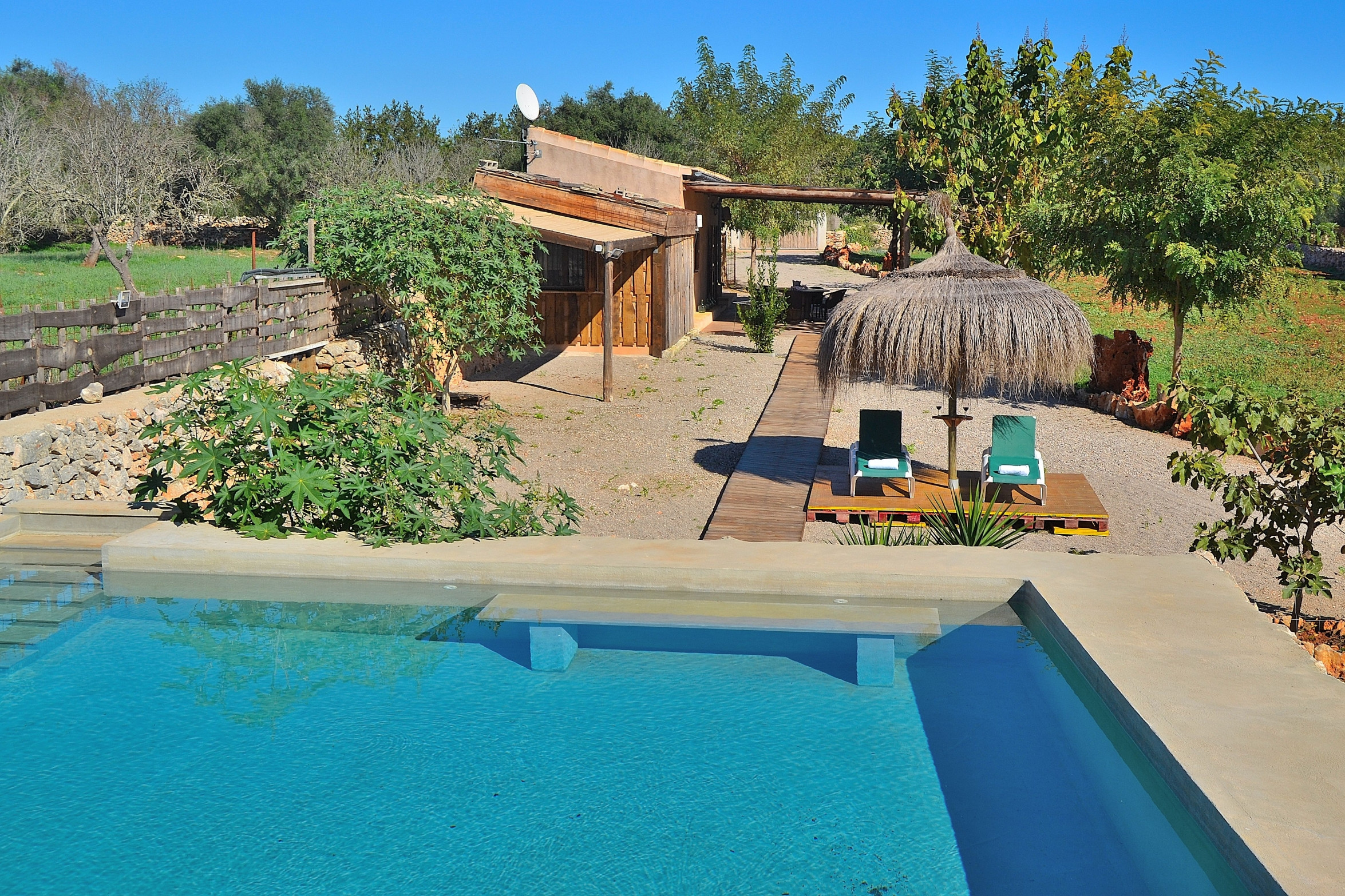 À partir de 100 € par jour, vous pouvez louer votre villa à Majorque.