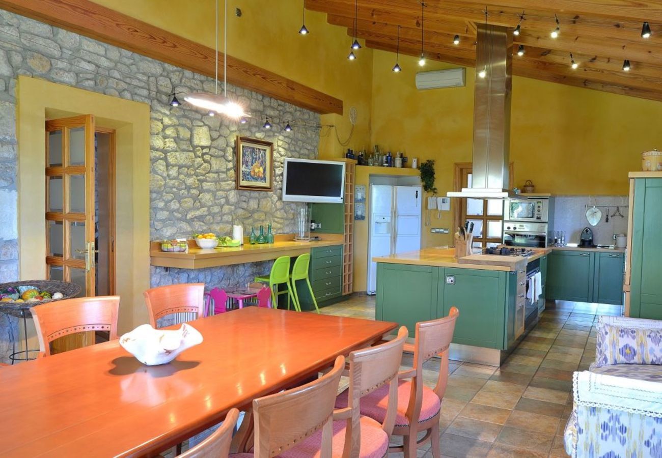 villa Majorque, piscine, cuisine moderne, jacuzzi