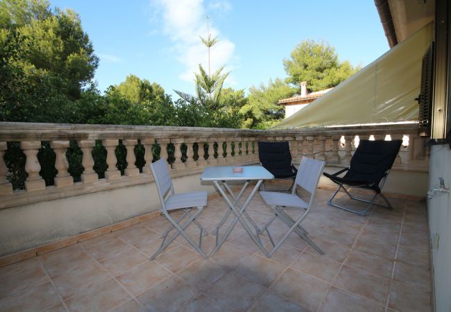 House for 8/10 people in Port d'Alcudia, Mallorca. 4 DBR, 2 bathrooms, garden, barbecue, wifi internet, only 250m to the beach of Platjas de Muro / Port d'Alcudia