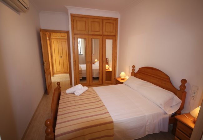 House for 8/10 people in Port d'Alcudia, Mallorca. 4 DBR, 2 bathrooms, garden, barbecue, wifi internet, only 250m to the beach of Platjas de Muro / Port d'Alcudia