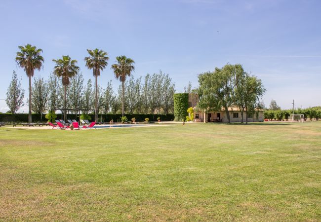 Rural house with pool for 15 people in Búger, Mallorca. Cottage in Buger - Can Capelli, Finca 5StarsHome Mallorca