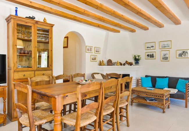 Rural house with pool for 8 people in Sant Josep de sa Talaia, Ibiza. 4 bedrooms, bathroom, terrace, barbecue, fireplace, iron, internet access (wifi), hairdryer, AC only in lounge, private pool