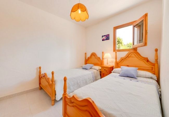 Rural house with pool for 8 people in Sant Josep de sa Talaia, Ibiza. 4 bedrooms, bathroom, terrace, barbecue, fireplace, iron, internet access (wifi), hairdryer, AC only in lounge, private pool