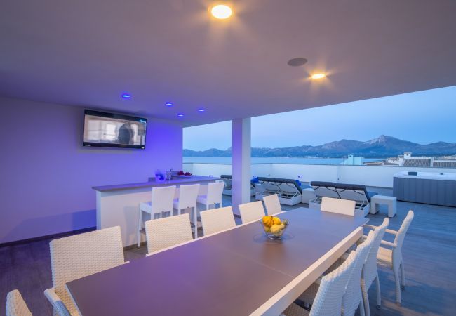 Villa with pool for 12 people in Son Serra, Mallorca. 6 DBR, 7 BR, AC, fitness pool, roof terrace with heated whirlpool, music/light-system, bikes.