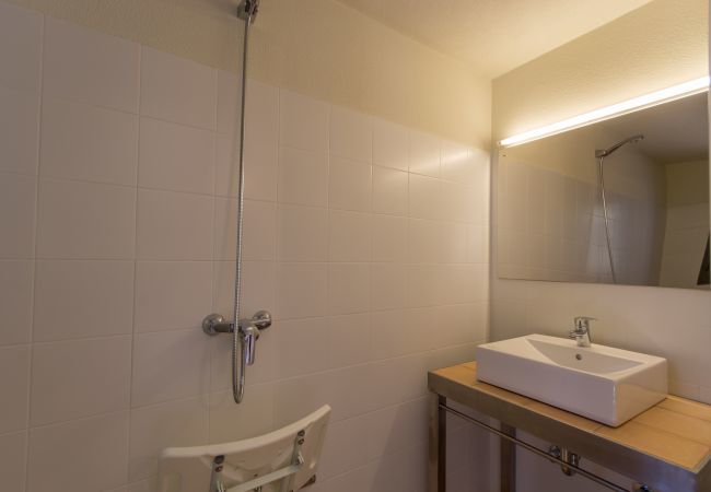 ECO finca with pool for 8 people in Petra, Mallorca. 4DBR, 5BR (4 en suite), AC, gratis Wifi-Internet, large pool, BBQ and beautiful outdoor area with stunning views