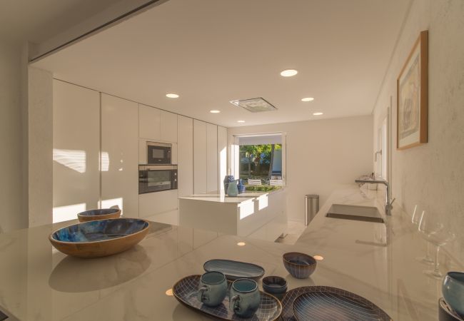 Beach Villa, 8 people, Playa de Muro, Mallorca. 20m from the beach 4 DBR, 3 BR, outdoor bathrooms, air conditioning, free wifi internet, beautiful garden with barbecue and lots of terrace area