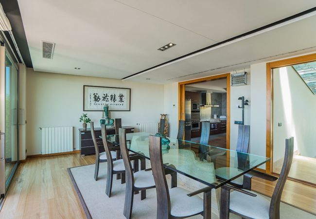 Villa with pool for 10 persons in Alcanada, Mallorca. 5 DBR, 5 BR en suite, AC, free wifi, pool, SPA area with heated indoor pool and whirlpool, fitness and many extras