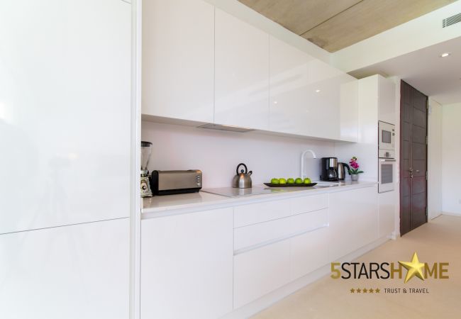 Villa with pool for 8 people in Playa de Muro, Mallorca 4 double bedrooms, 3 bathrooms, garden with pool, barbecue, free WIFI, air conditioning and central heating.