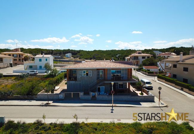 Beach house for 10 adults and babies in Son Serra de Marina. 5 DBR, 3 bathrooms, 1 full outdoor bathroom, AC, free wifi internet, pool with barbecue terrace.