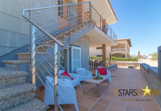 Beach house for 10 adults and babies in Son Serra de Marina. 5 DBR, 3 bathrooms, 1 full outdoor bathroom, AC, free wifi internet, pool with barbecue terrace.