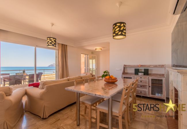 Beach house for 10 adults and babies in Son Serra de Marina. 5 DBR, 3 bathrooms, 1 full outdoor bathroom, AC, free wifi internet, pool with barbecue terrace.