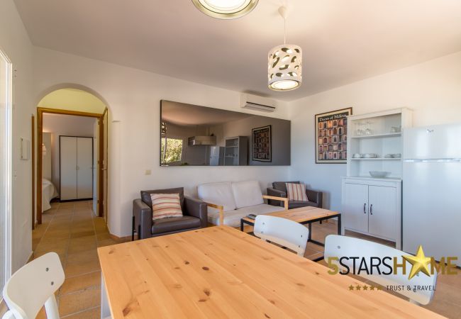 Beach house for 10 adults and babies in Son Serra de Marina. 5 DBR, 3 bathrooms, 1 full outdoor bathroom, AC, free wifi internet, pool with barbecue terrace.