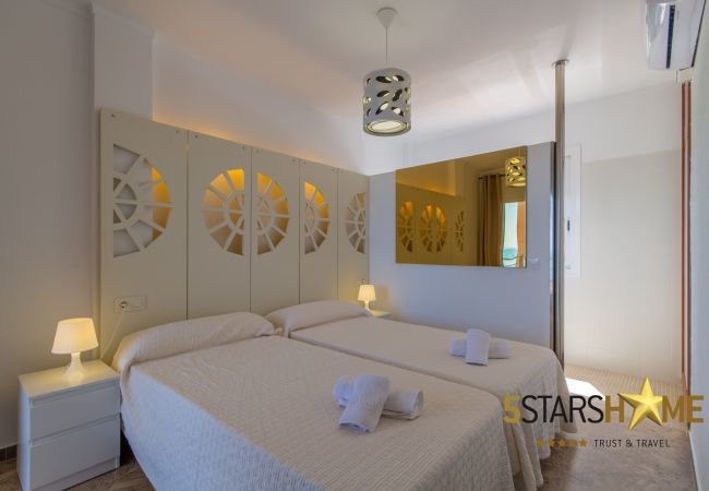 Beach house for 10 adults and babies in Son Serra de Marina. 5 DBR, 3 bathrooms, 1 full outdoor bathroom, AC, free wifi internet, pool with barbecue terrace.