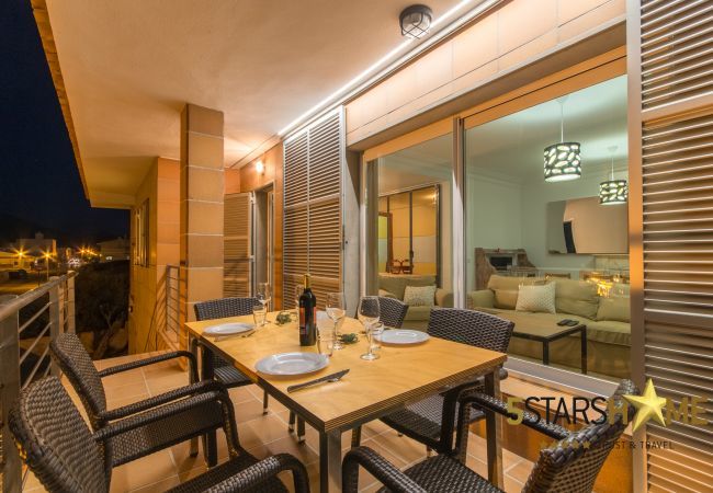 Beach house for 10 adults and babies in Son Serra de Marina. 5 DBR, 3 bathrooms, 1 full outdoor bathroom, AC, free wifi internet, pool with barbecue terrace.