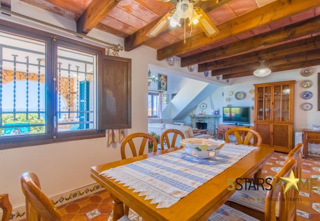 House facing the sea for 6 adults + babies in Colonia de Sant Pere. 3 DBR, 2 bathrooms, AC ( cold/warm), satellite tv, free wifi internet, terraces and garden, unforgettable sea views