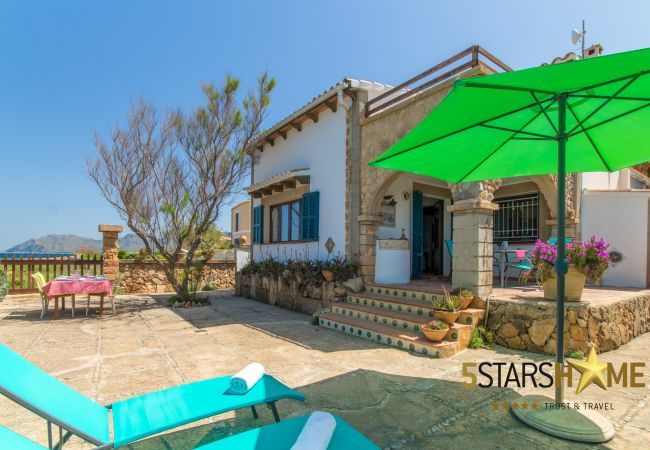 House facing the sea for 6 adults + babies in Colonia de Sant Pere. 3 DBR, 2 bathrooms, AC ( cold/warm), satellite tv, free wifi internet, terraces and garden, unforgettable sea views