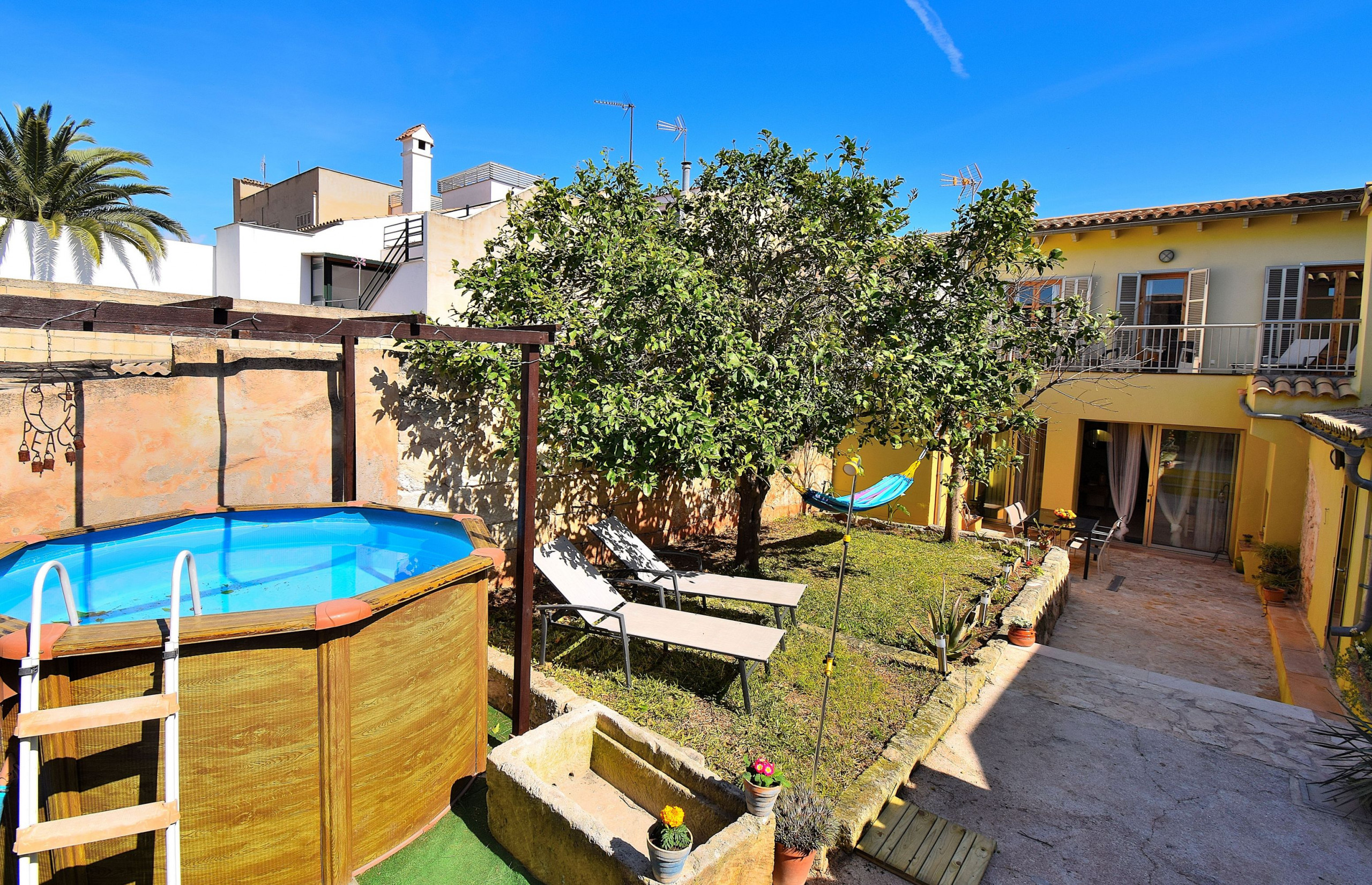 kitchen, garden, privacy, town house