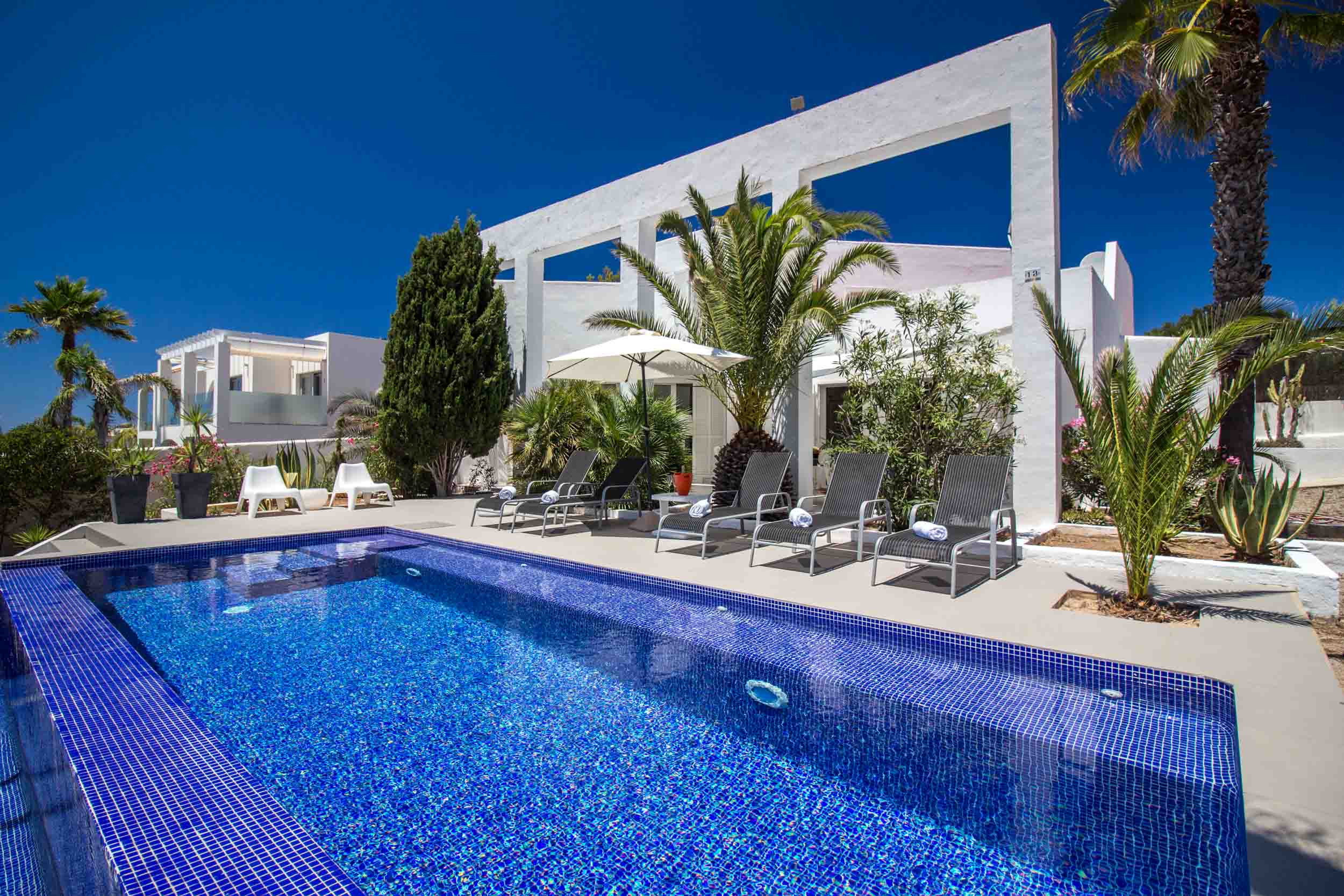 Villa/Dettached house in Sant Josep de Sa Talaia / San Jose - VILLA AROLA