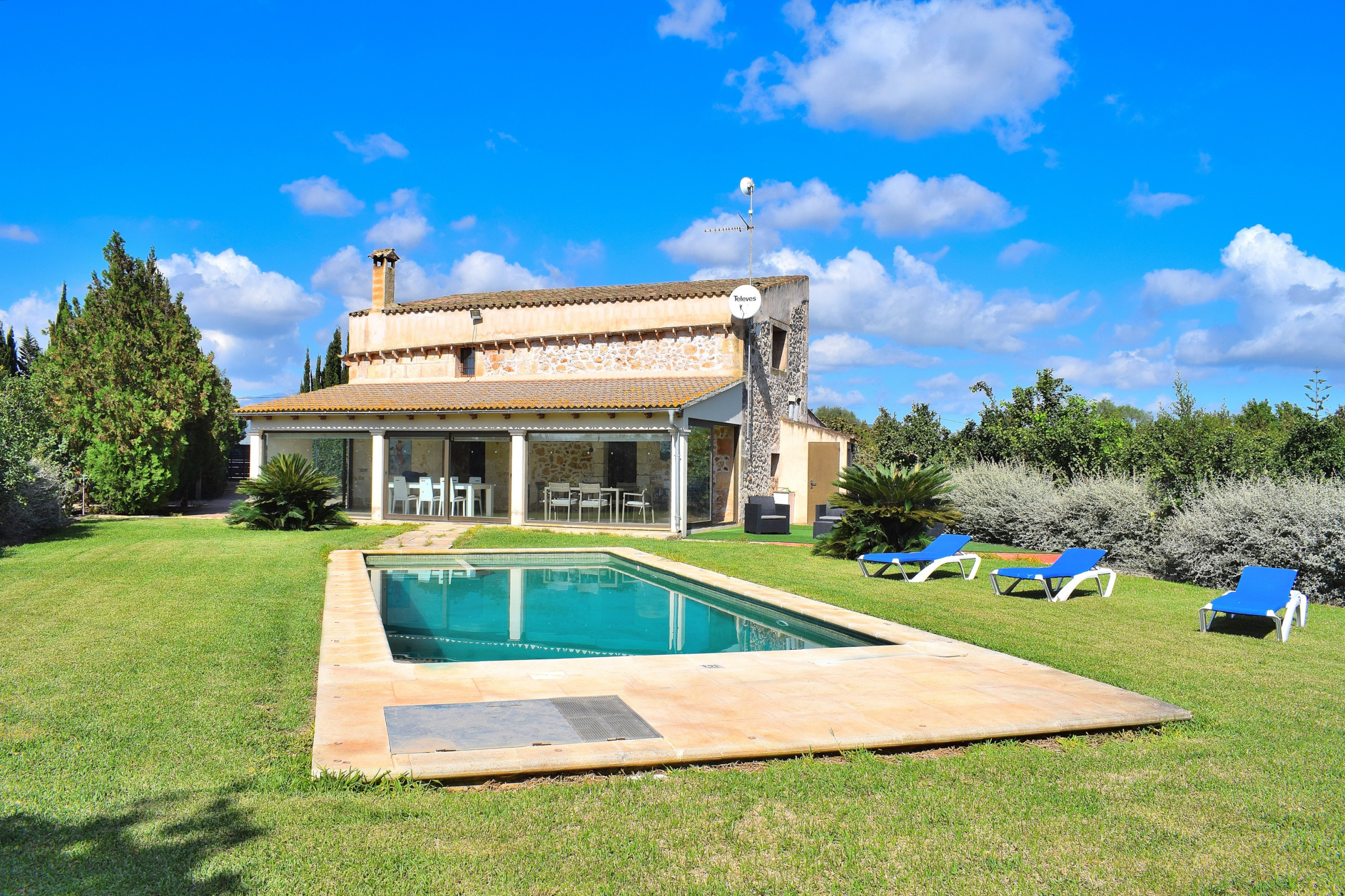 Holidays, swimming pool, sun, privacy