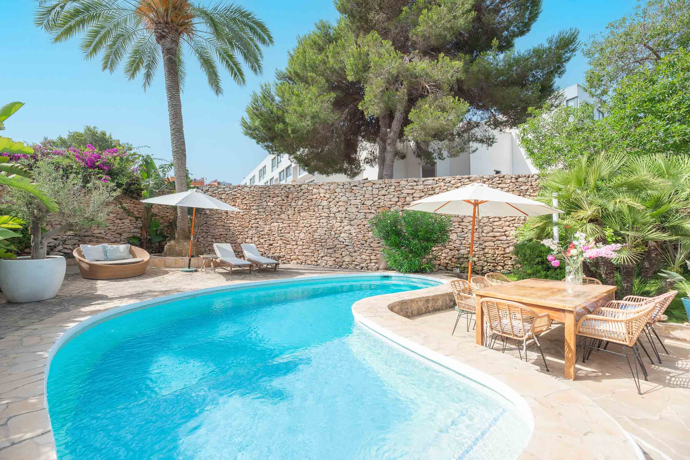 Villa/Dettached house in Nuestra Sra de Jesus - CASA PETIT