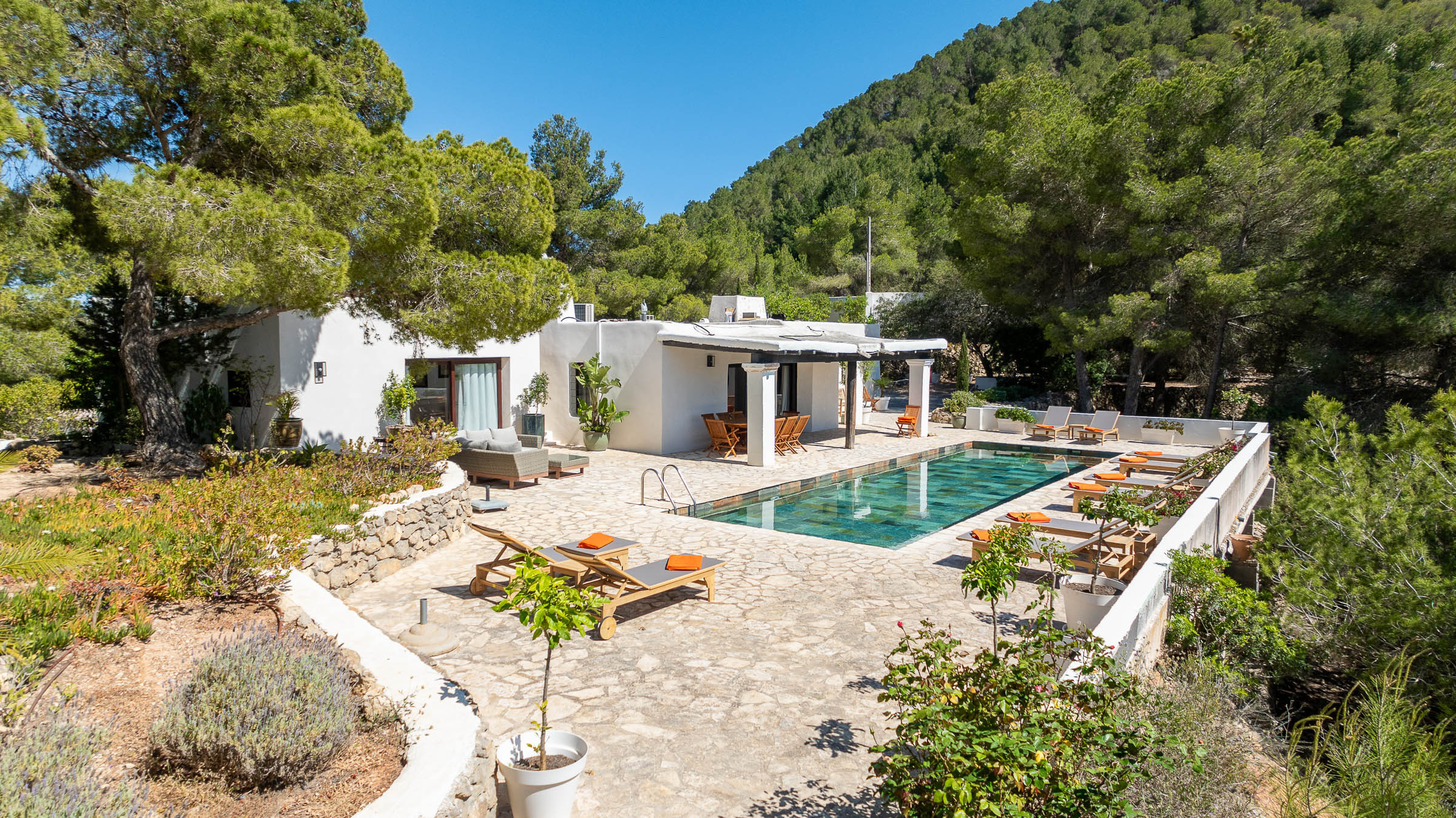 Villa/Dettached house in Sant Josep de Sa Talaia / San Jose - CASA AMAPOLA + ANEXO