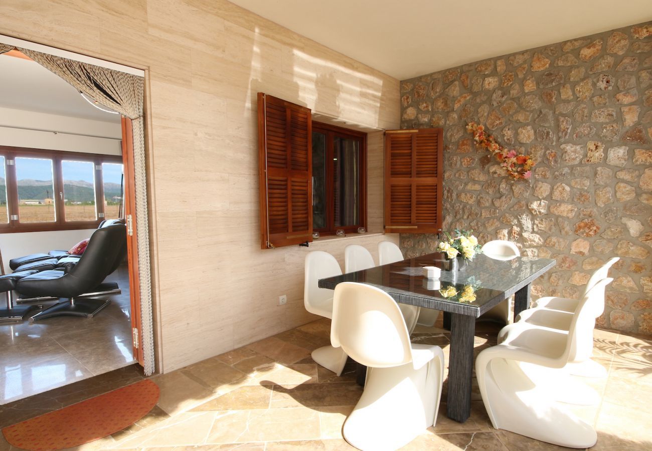 4 DB, 3 bathrooms(2 en suite), large private pool, nice barbecue area, children's playground, free wifi internet.