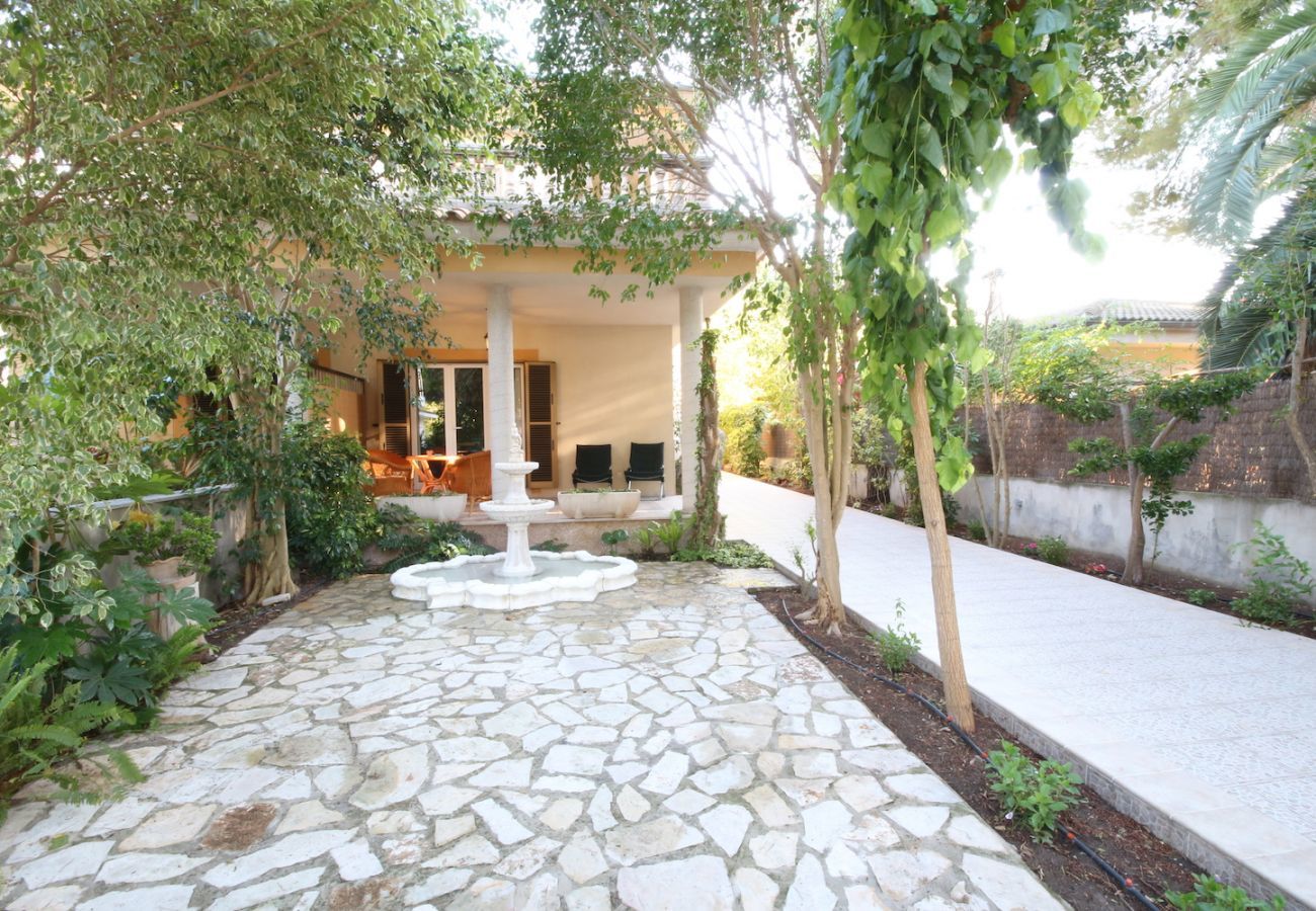 4 DBR, 2 bathrooms, garden, barbecue, wifi internet, only 250m to the beach of Platjas de Muro / Port d'Alcudia