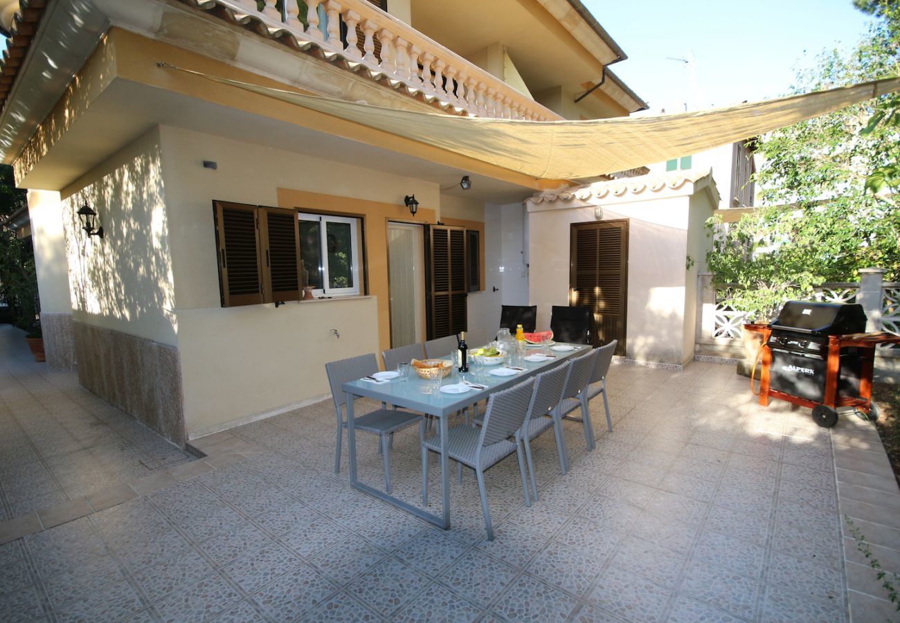 4 DBR, 2 bathrooms, garden, barbecue, wifi internet, only 250m to the beach of Platjas de Muro / Port d'Alcudia