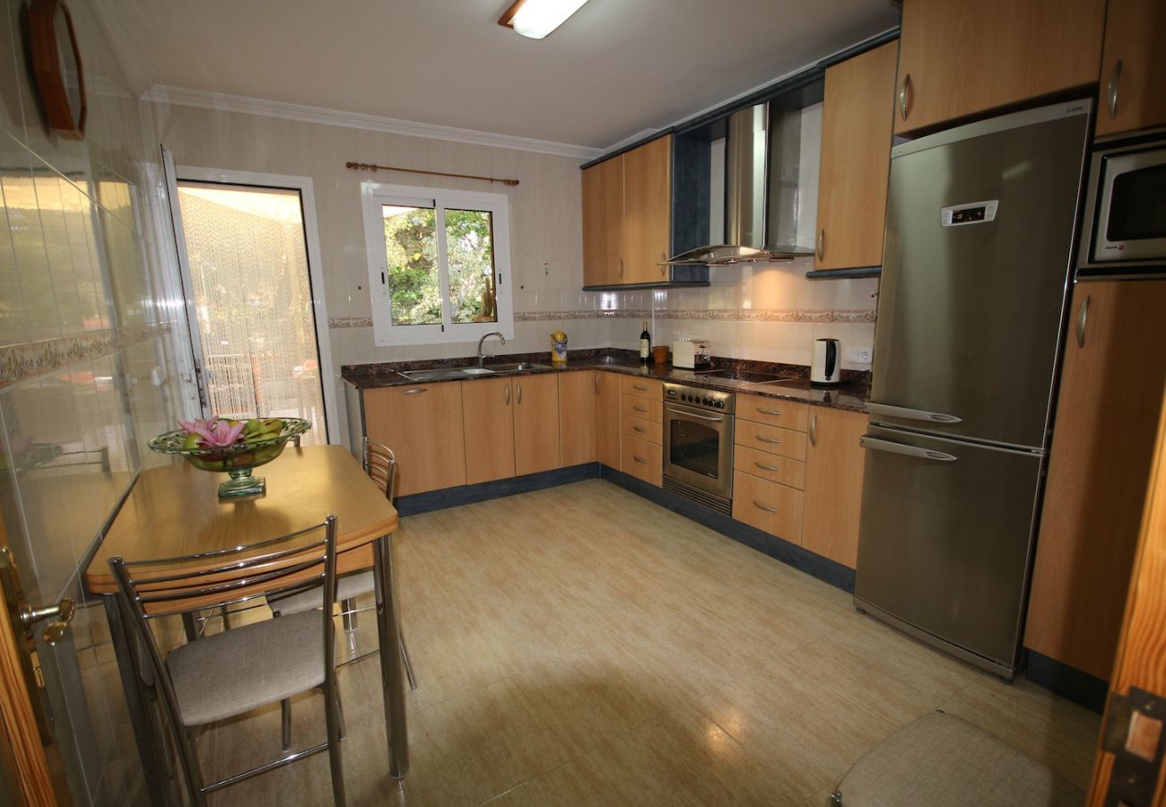 4 DBR, 2 bathrooms, garden, barbecue, wifi internet, only 250m to the beach of Platjas de Muro / Port d'Alcudia