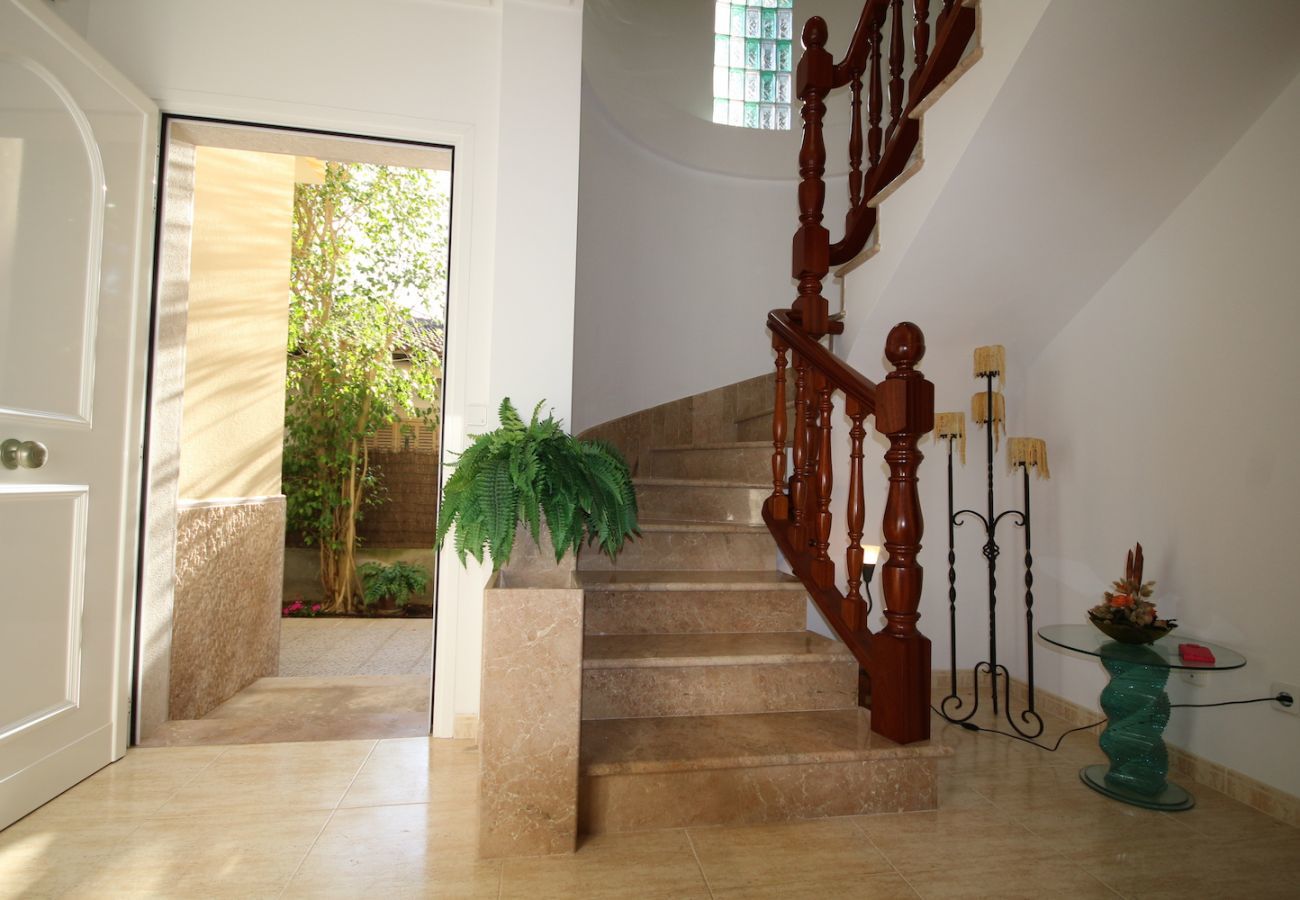 4 DBR, 2 bathrooms, garden, barbecue, wifi internet, only 250m to the beach of Platjas de Muro / Port d'Alcudia