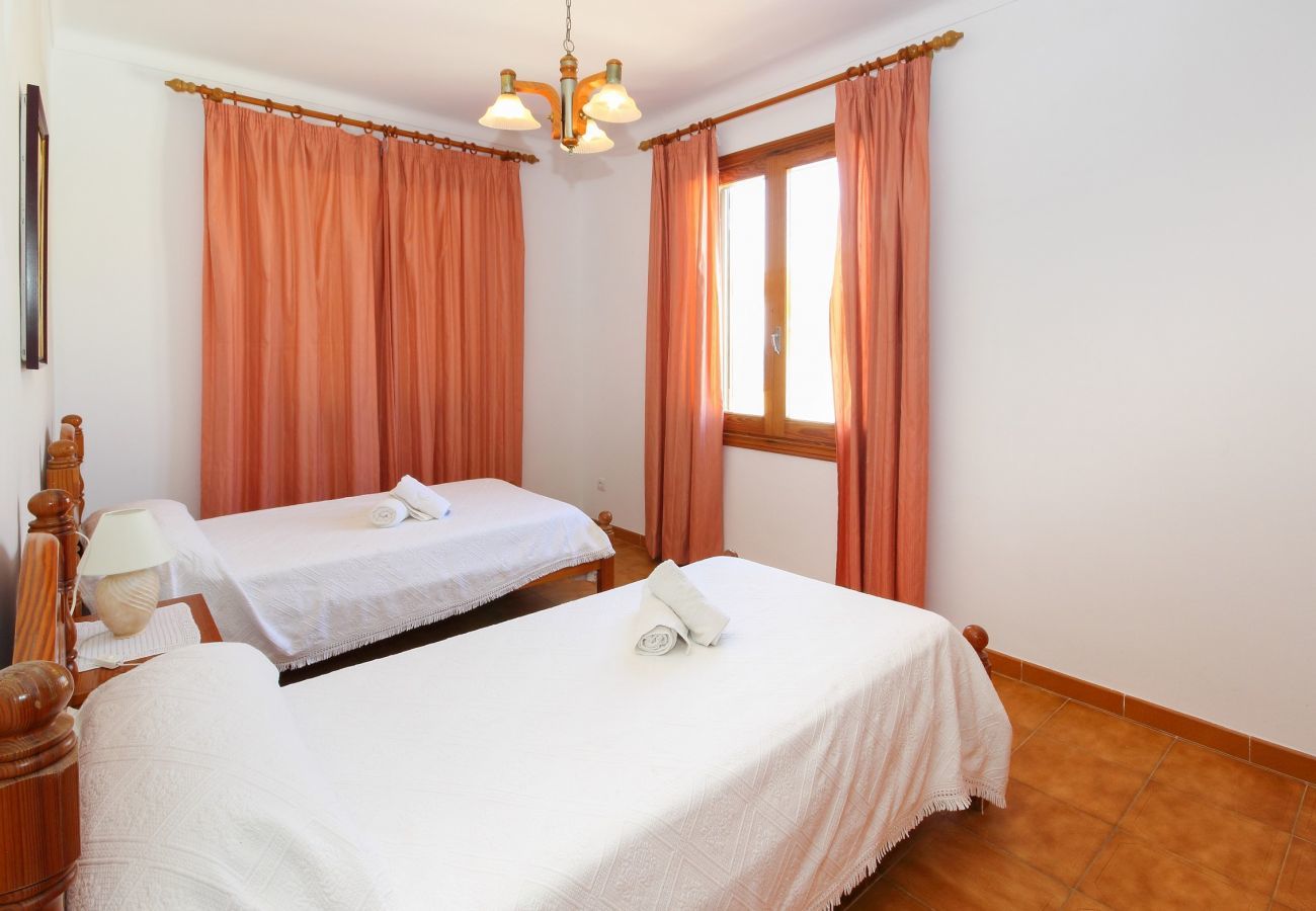 vvThe house to rent in Son Serra has 4 rooms