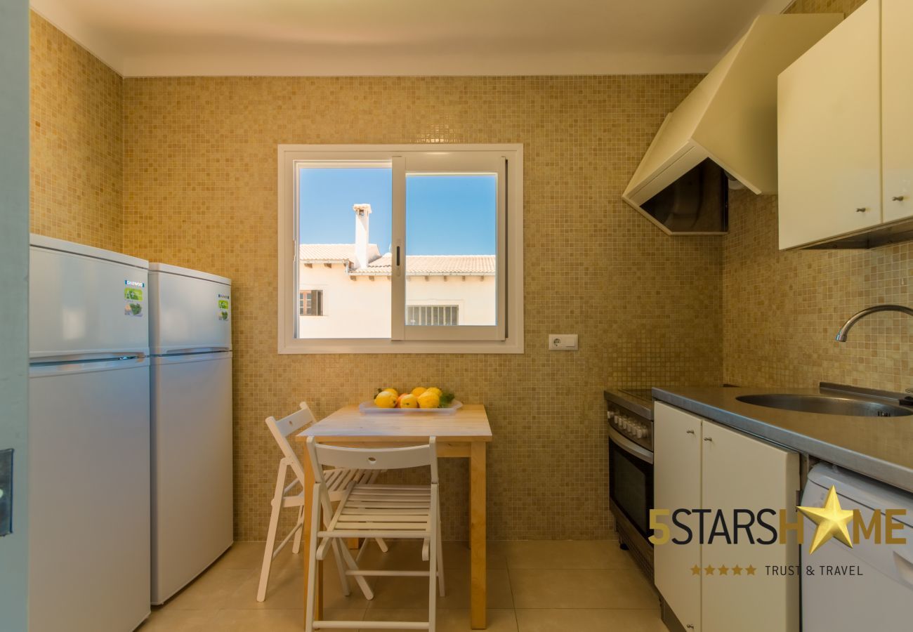 Beach house for 10 adults and babies in Son Serra de Marina. 5 DBR, 3 bathrooms, 1 full outdoor bathroom, AC, free wifi internet, pool with barbecue terrace.