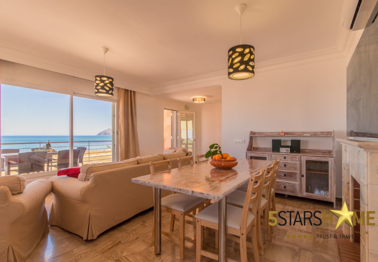 Beach house for 10 adults and babies in Son Serra de Marina. 5 DBR, 3 bathrooms, 1 full outdoor bathroom, AC, free wifi internet, pool with barbecue terrace.
