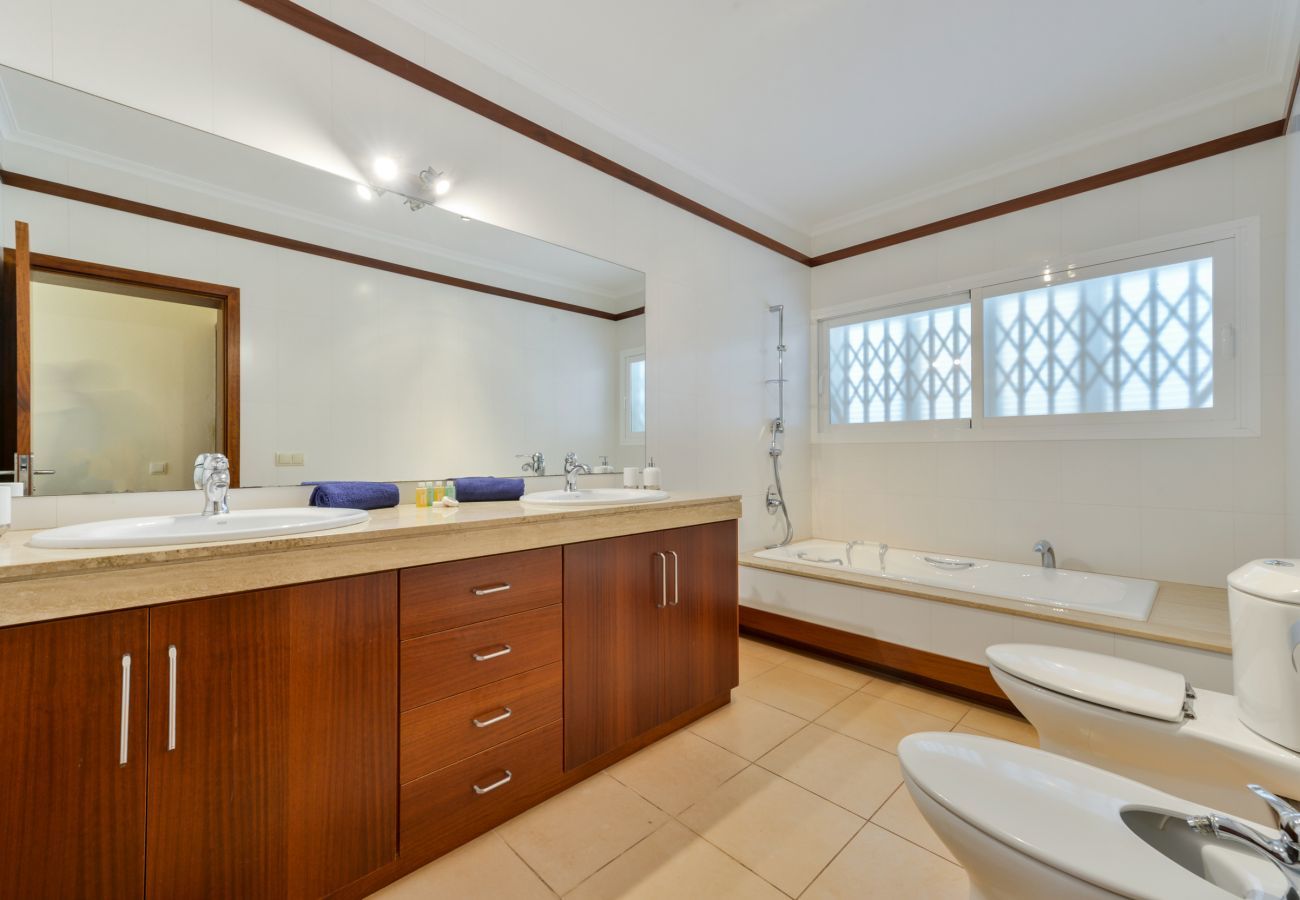 Villa in Santa Eulalia des Riu - Can Guasch, Villa 5StarsHome Ibiza