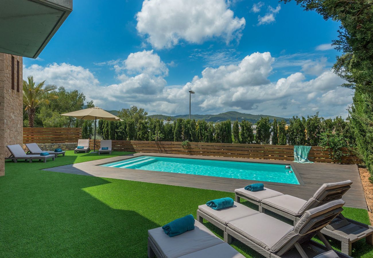 Villa in Santa Eulalia des Riu - MontCrist, Villa 5StarsHome Ibiza