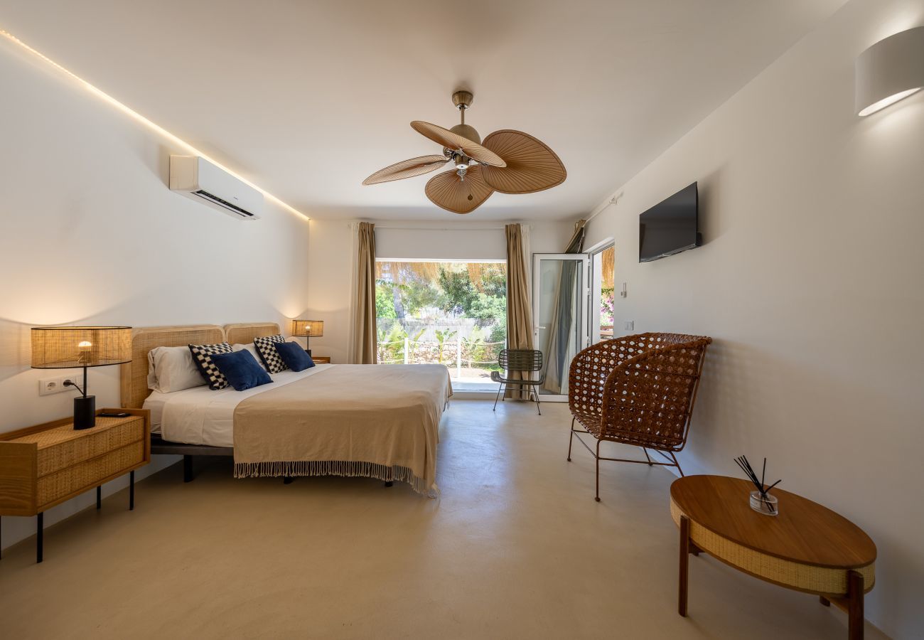 Villa in Santa Eulalia des Riu - VILLA CLARITY