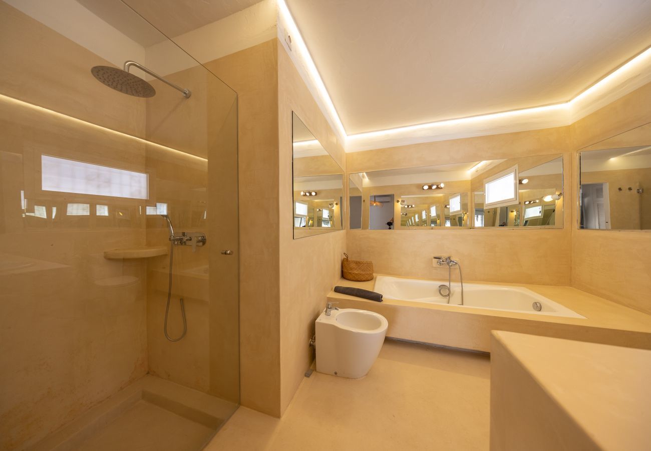 Villa in Santa Eulalia des Riu - VILLA CLARITY