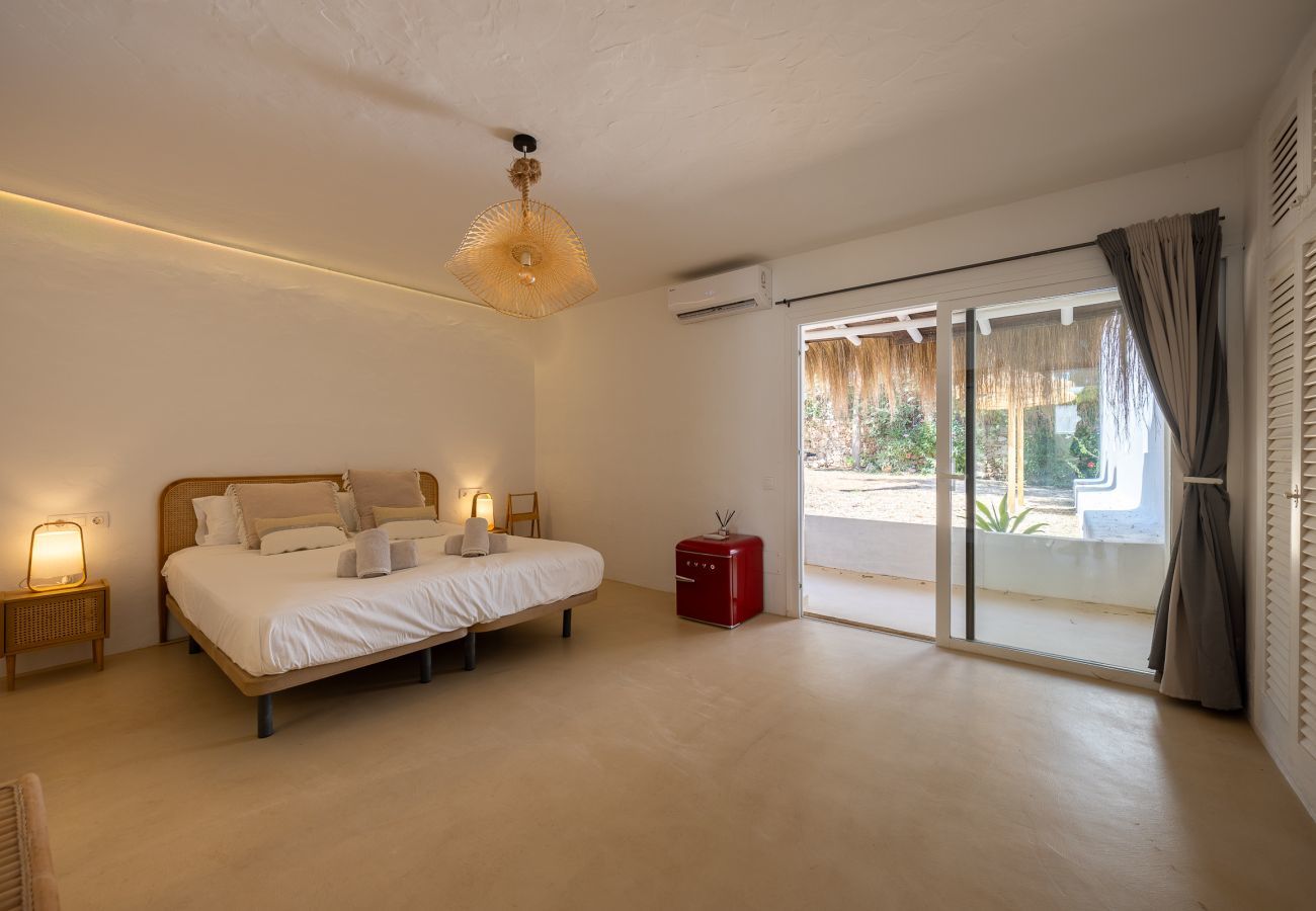 Villa in Santa Eulalia des Riu - VILLA CLARITY