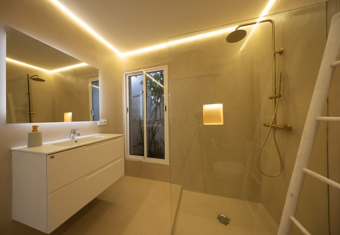 Villa in Santa Eulalia des Riu - VILLA CLARITY