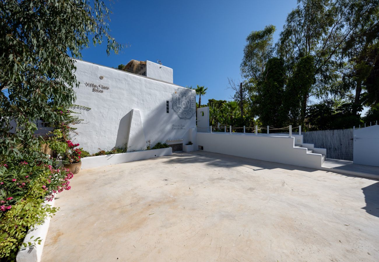 Villa in Santa Eulalia des Riu - VILLA CLARITY