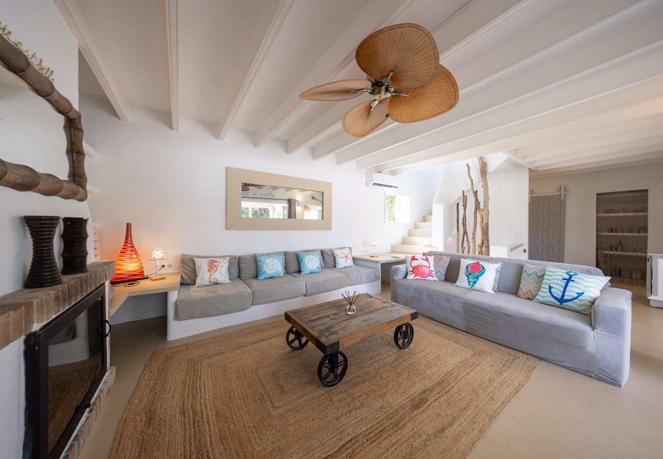 Villa in Santa Eulalia des Riu - VILLA CLARITY