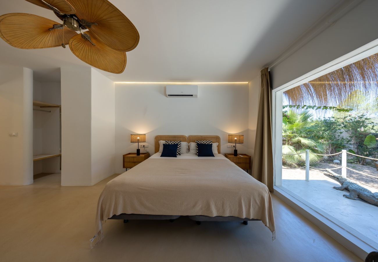 Villa in Santa Eulalia des Riu - VILLA CLARITY
